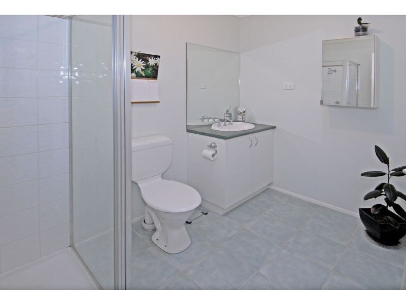 8/4 Landers Court, Caroline Springs VIC 3023