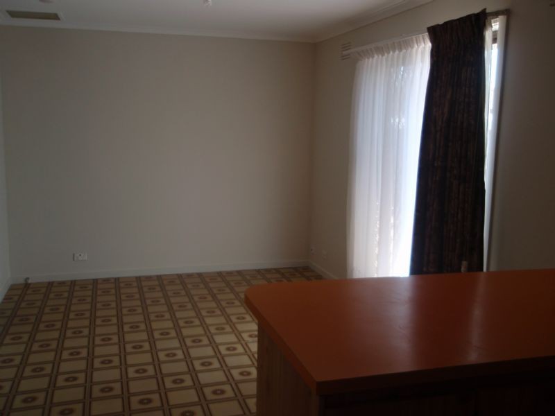 2 Elinga Ct, Albanvale VIC 3021