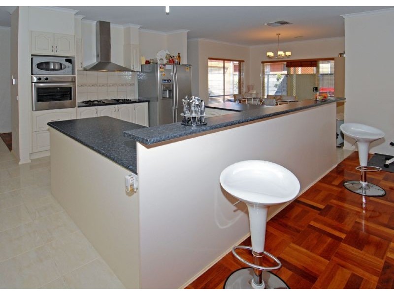 2 Chatsworth Avenue, Derrimut VIC 3030