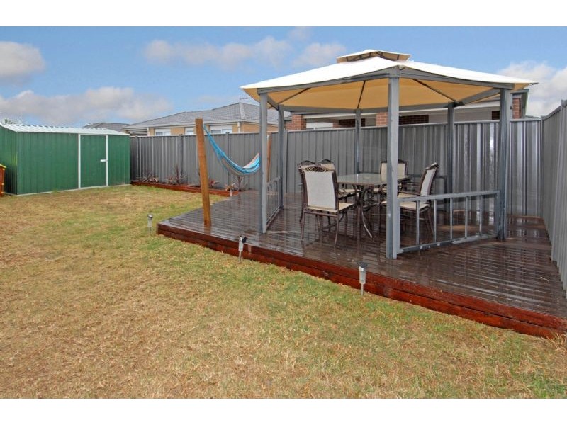 67 Duncombe Park Way, Deer Park VIC 3023