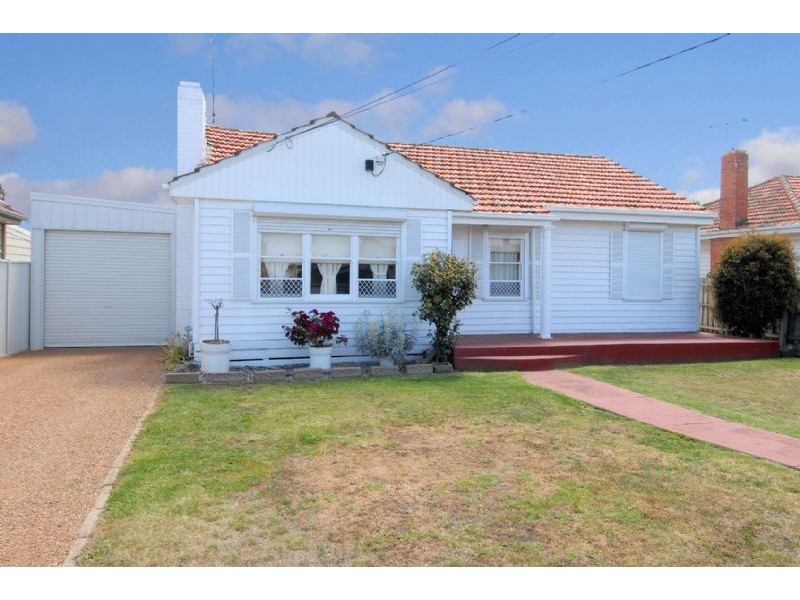 21 Welwyn Parade, Deer Park VIC 3023