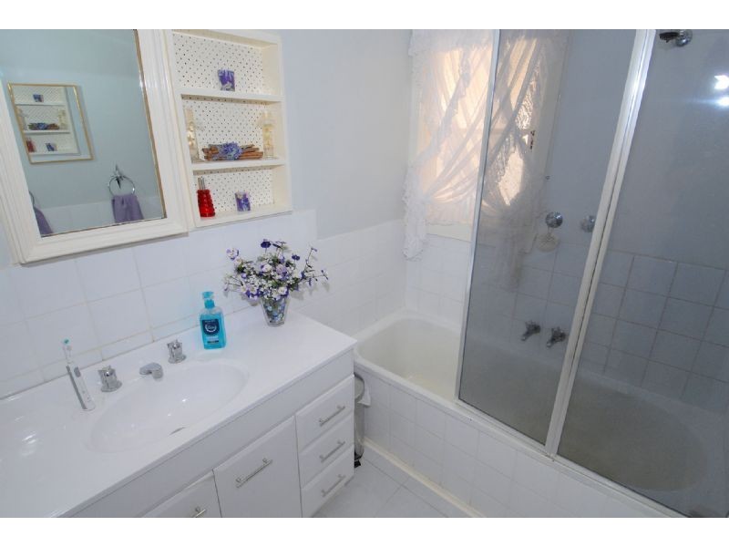 21 Welwyn Parade, Deer Park VIC 3023