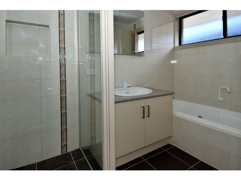 3 Abercairn Court, Deer Park VIC 3023