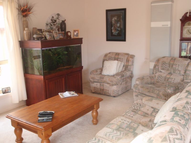 10 Simpson Place, Caroline Springs VIC 3023