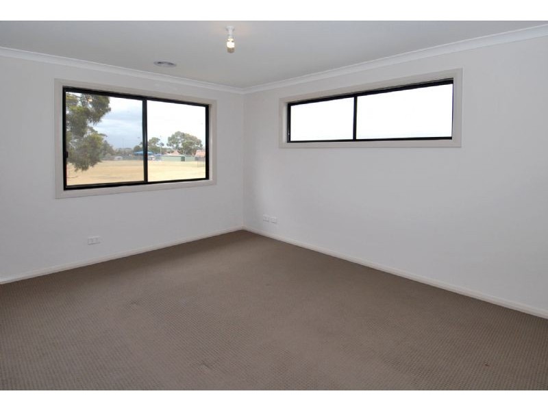 4 Sassella Street, Deer Park VIC 3023