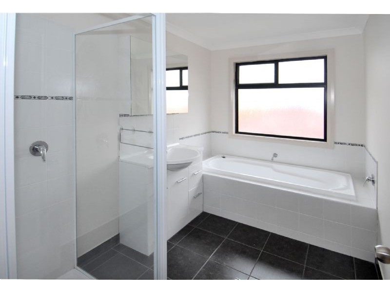 4 Sassella Street, Deer Park VIC 3023