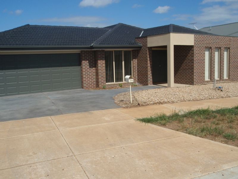 20 Langbourne Way, Burnside VIC 3023