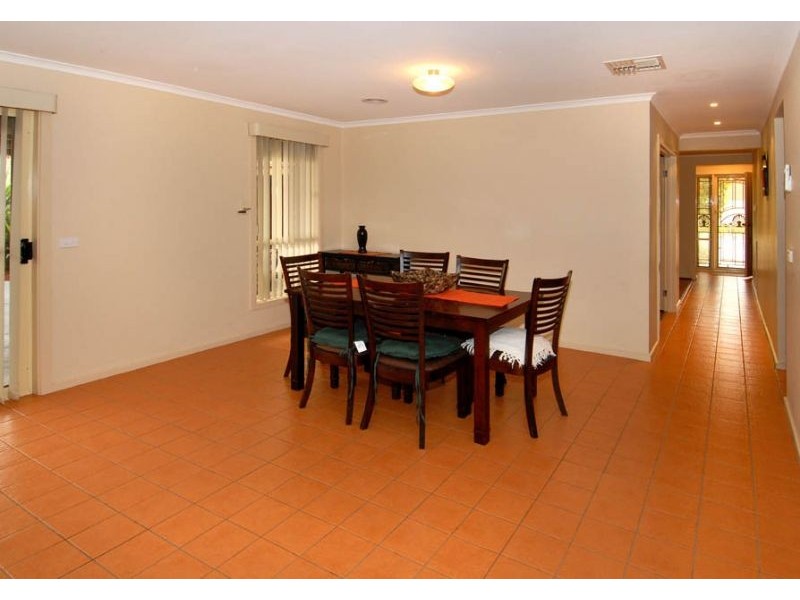 6 Gurnung Drive, Cairnlea VIC 3023