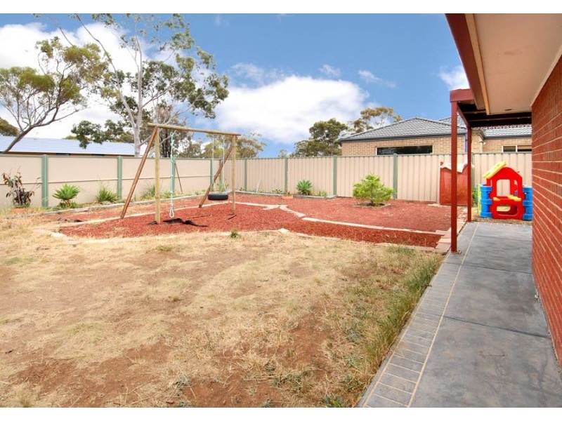 6 Gurnung Drive, Cairnlea VIC 3023