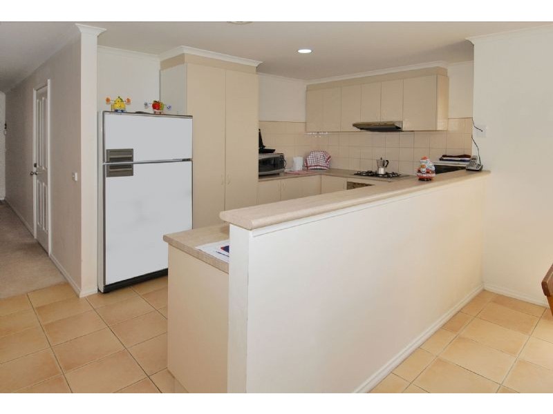 15 Yendon Place, Caroline Springs VIC 3023