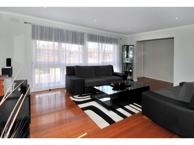 2 Summers Street, Deer Park VIC 3023