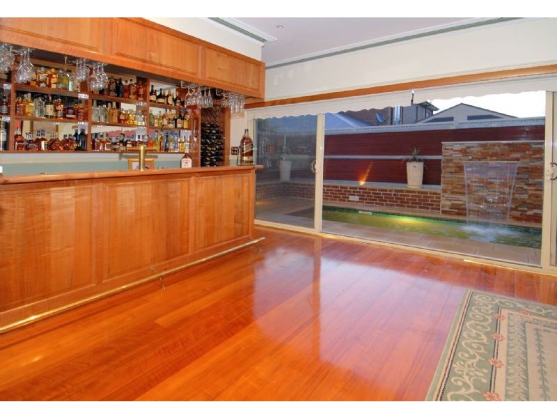 10 Smethwick Green, Caroline Springs VIC 3023