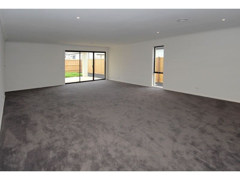 3 Cooma Place, Burnside VIC 3023
