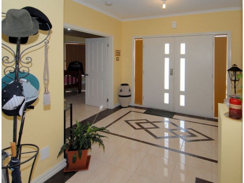 60 Barwon Street, Taylors Hill VIC 3037