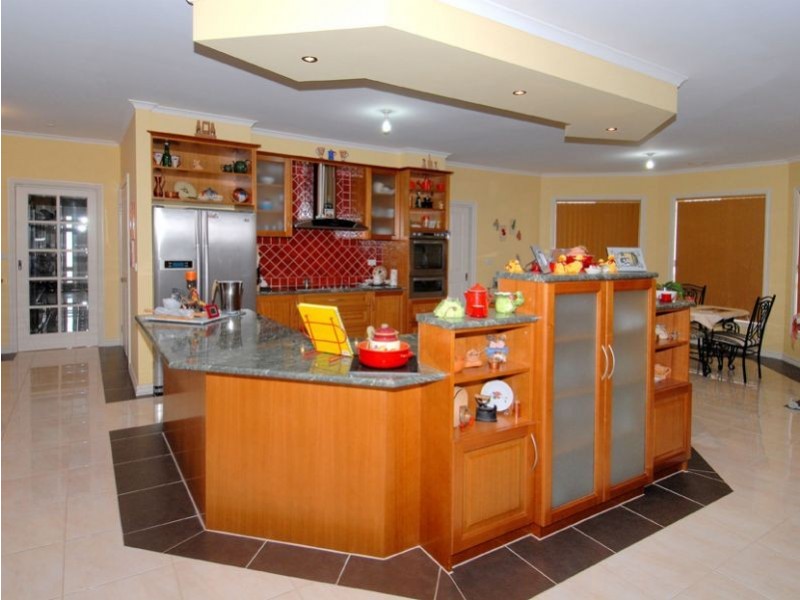 60 Barwon Street, Taylors Hill VIC 3037