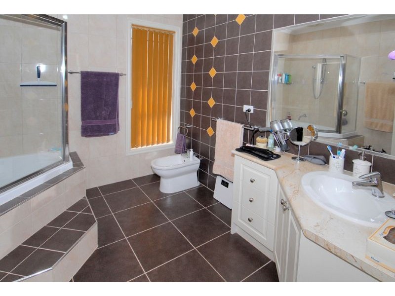 60 Barwon Street, Taylors Hill VIC 3037