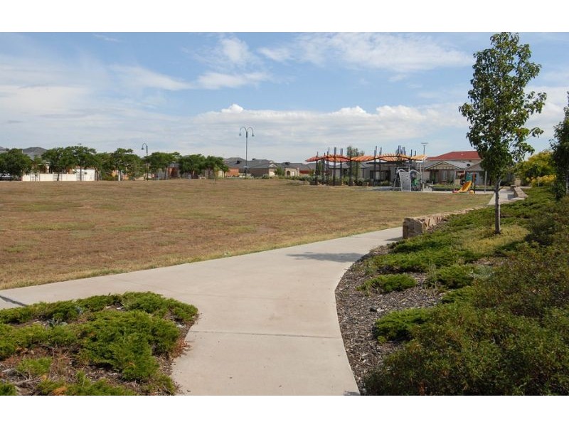 60 Barwon Street, Taylors Hill VIC 3037