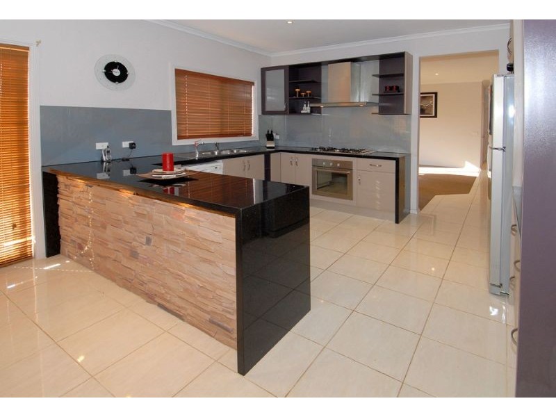 44 Capesthorne Drive, Derrimut VIC 3030