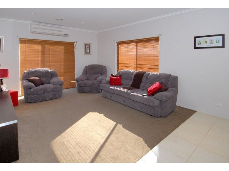 44 Capesthorne Drive, Derrimut VIC 3030