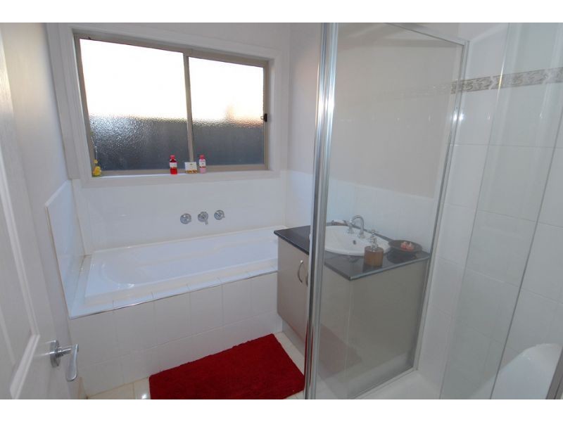 44 Capesthorne Drive, Derrimut VIC 3030