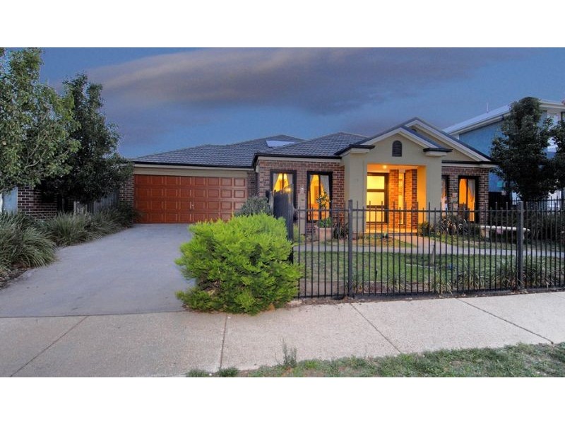 59 Caroline Springs Boulevard, Caroline Springs VIC 3023