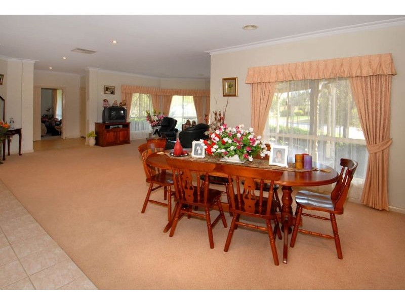 26 Caroline Springs Boulevard, Caroline Springs VIC 3023