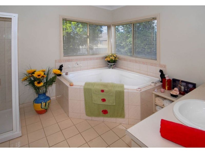 26 Caroline Springs Boulevard, Caroline Springs VIC 3023