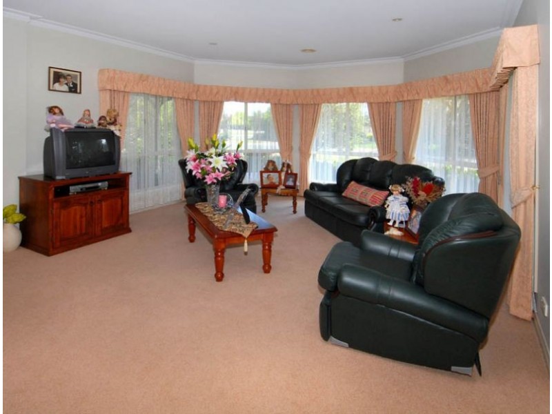 26 Caroline Springs Boulevard, Caroline Springs VIC 3023