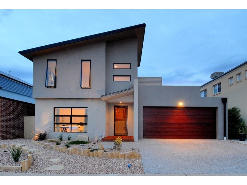30 Central Park Way, Caroline Springs VIC 3023