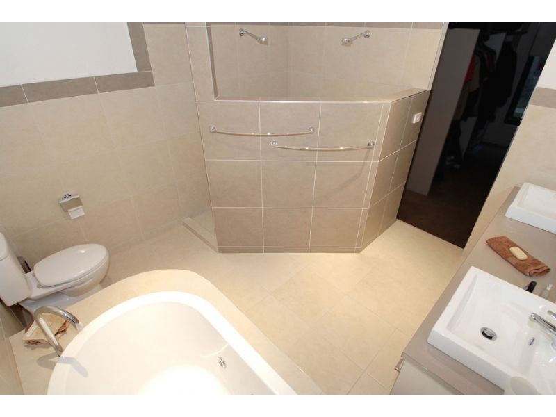 30 Central Park Way, Caroline Springs VIC 3023