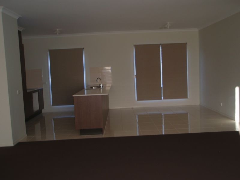 10 Old Course Cresent, Deer Park VIC 3023