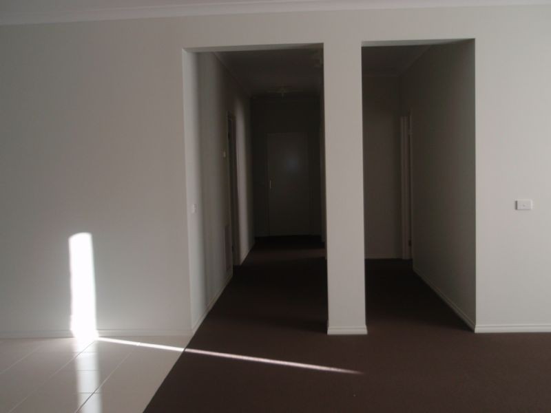 10 Old Course Cresent, Deer Park VIC 3023