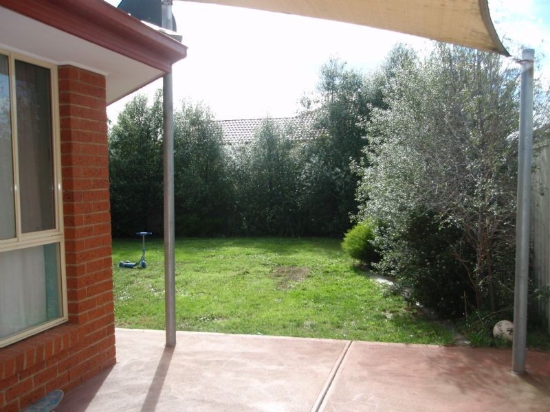 24 Daylesford Cresent, Caroline Springs VIC 3023
