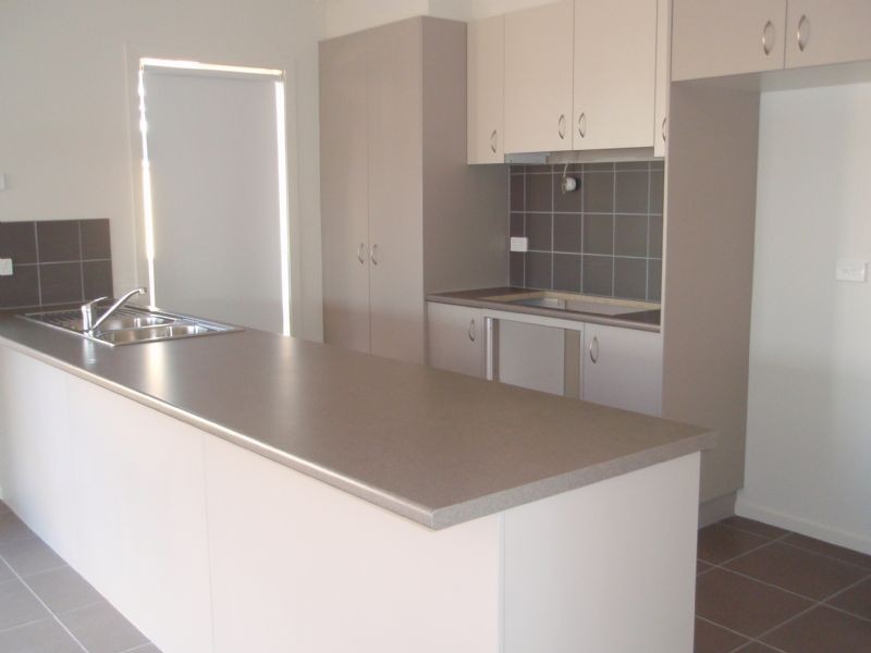 6 Goodenia Way, Caroline Springs VIC 3023