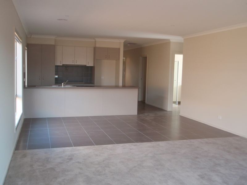 6 Goodenia Way, Caroline Springs VIC 3023