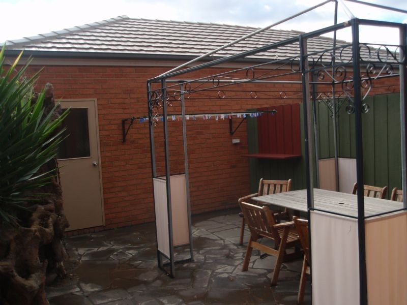 28 Buckhaven Street, Deer Park VIC 3023