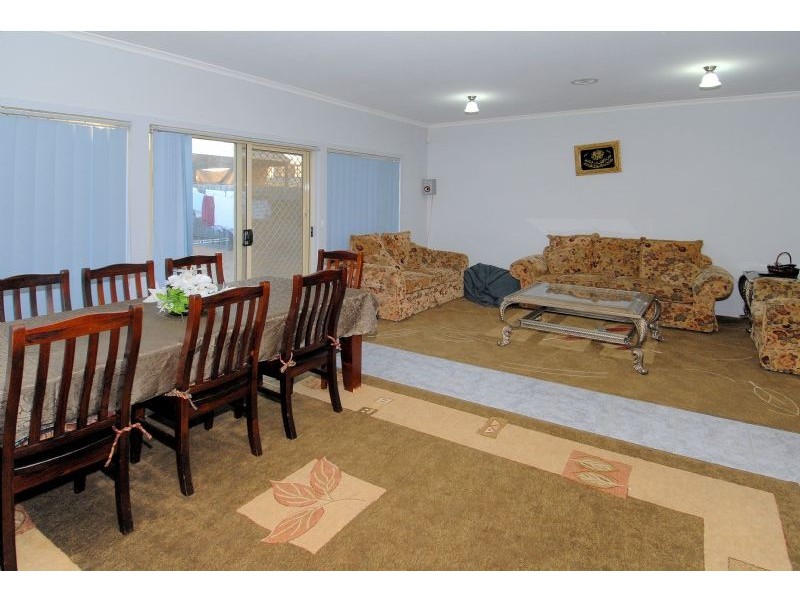 2 Lantern Court, Cairnlea VIC 3023