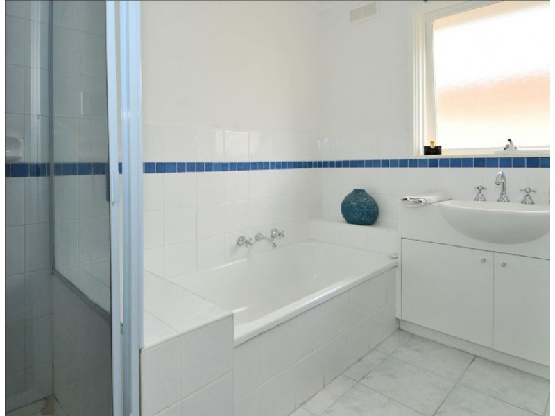 19 Aycliffe Avenue, Deer Park VIC 3023