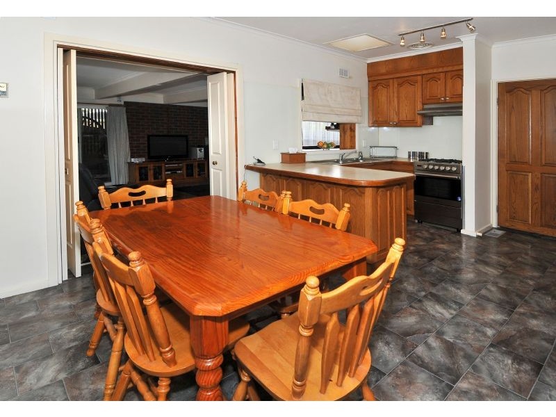 12 Wood Street, Deer Park VIC 3023