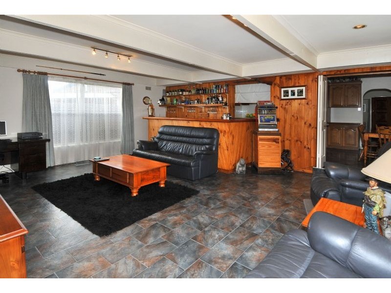 12 Wood Street, Deer Park VIC 3023