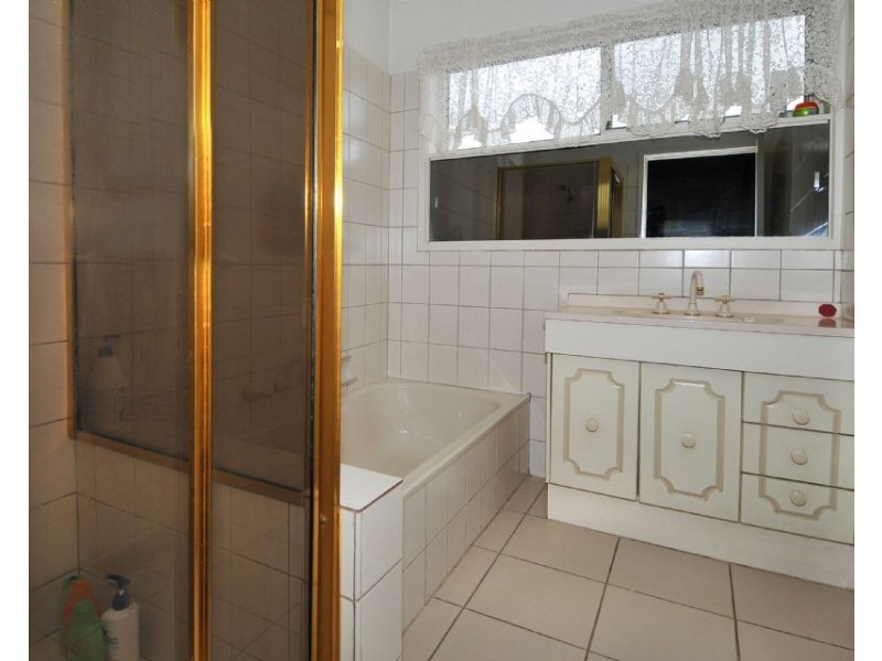 12 Wood Street, Deer Park VIC 3023