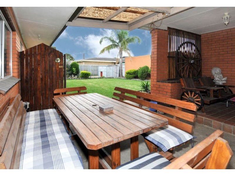 12 Wood Street, Deer Park VIC 3023