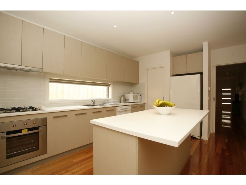 12 Earlsferry Lane, Deer Park VIC 3023