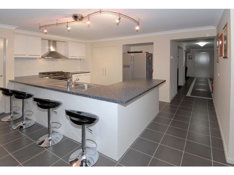 11 Chartwell Crescent, Derrimut VIC 3030