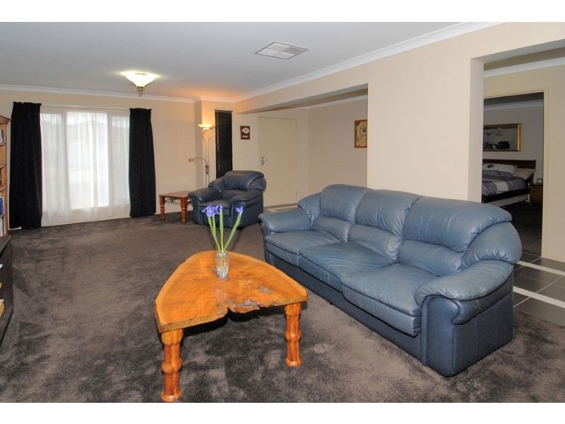 11 Chartwell Crescent, Derrimut VIC 3030