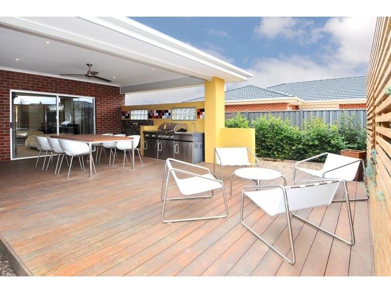 1 Emmetts Mews, Deer Park VIC 3023