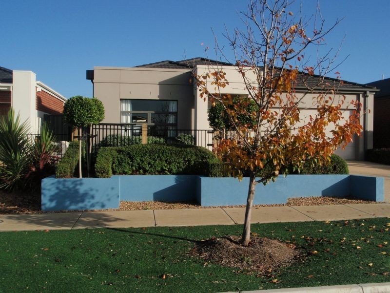 2 Emmetts Mews, Deer Park VIC 3023
