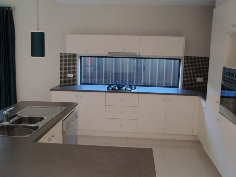2 Emmetts Mews, Deer Park VIC 3023