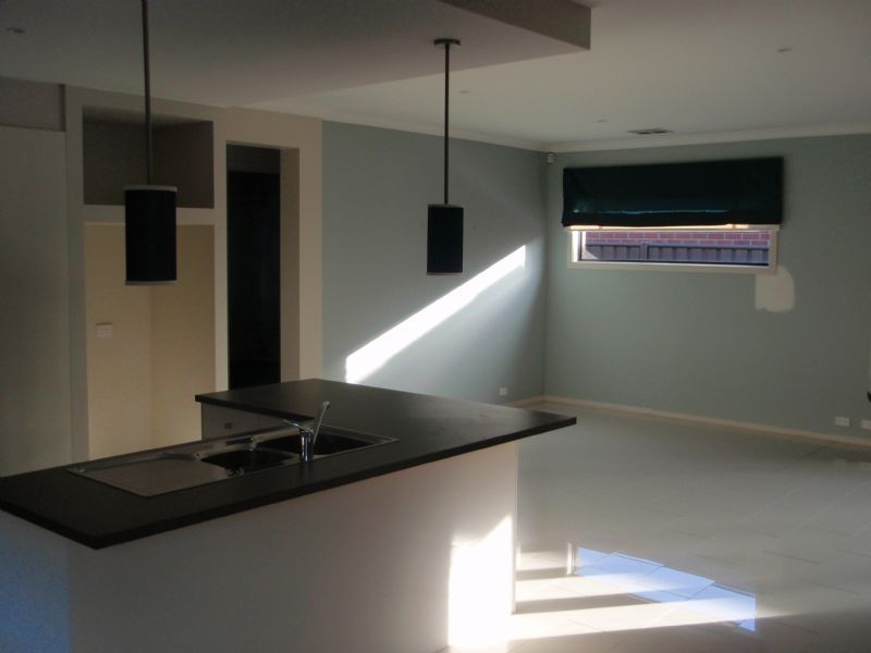 2 Emmetts Mews, Deer Park VIC 3023
