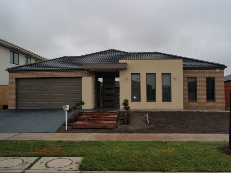 16 Hemsley Drive, Deer Park VIC 3023